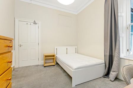 4 bedroom flat to rent - Photo 4