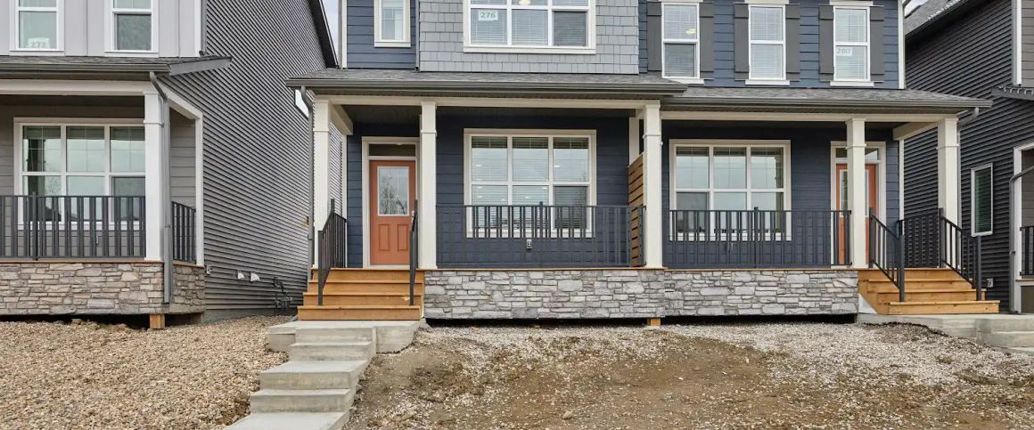 Beautiful Semi-Detached Home - 3 Bed+den - 2.5 Bath - In Legacy — 3 Bedrooms Duplex - Photo 1