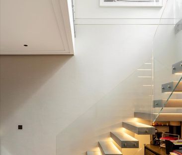 An exceptional one-bedroom duplex apartment to rent in Notting Hill, W11. - Photo 2