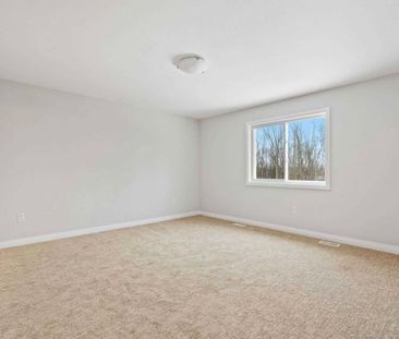 For Lease - 9302 White Oak Avenue, Niagara Falls, Ontario - Photo 3