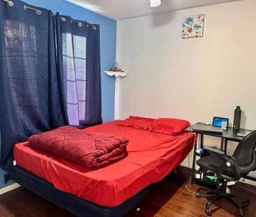 For Lease - 31 Farthingale Crescent, Brampton, Ontario - Photo 4