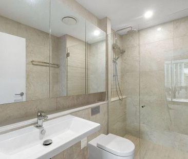 Stunning Two Bedroom Apartment in the Heart of Gosford - Photo 5