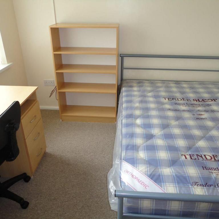 5 bedroom house to rent - Photo 1