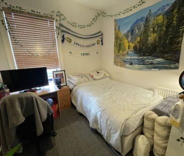 6 bedroom townhouse to rent - Photo 2