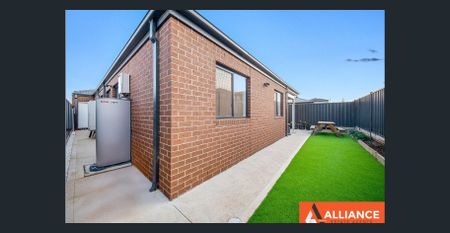 Modern Family Home in Truganina with 4 Bedrooms - Photo 5