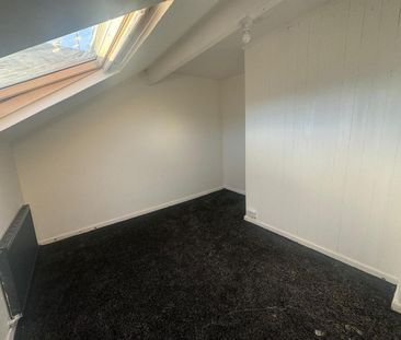 Flat Upstairs, 216 York Road, Leeds - Photo 4