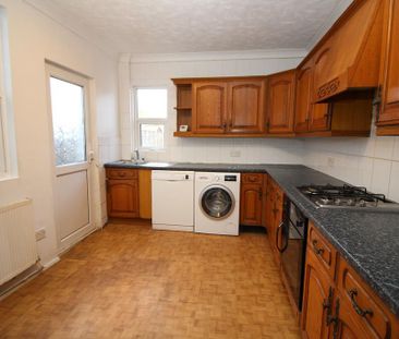 3 bedroom semi-detached house to rent - Photo 5