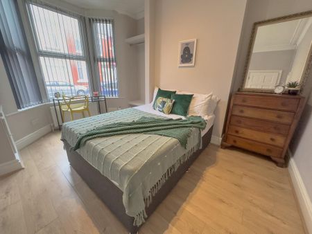 4 bedroom terraced house to rent - Photo 5