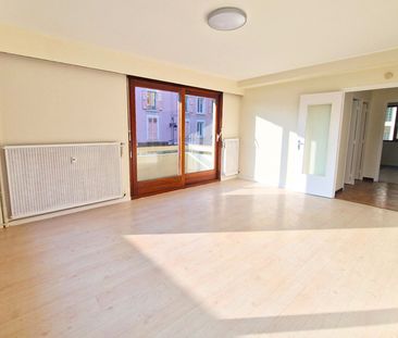 Location Appartement 3 pièces 81m² - Photo 2