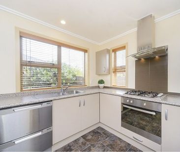 Kelvin Grove - 3 Bedrooms - Photo 5