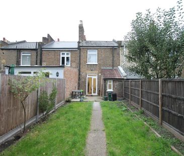 3 bedroom terraced house to rent - Photo 4