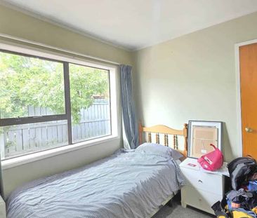 3-Bed Home with Private Garden & Garage - Photo 4