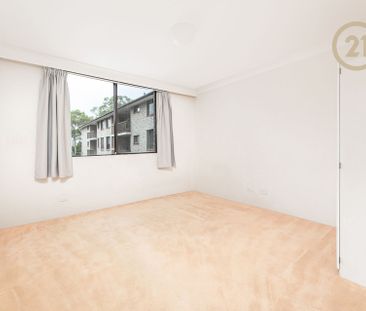 Neat and Spacious 2-Bedroom Apartment for Rent! - Photo 3