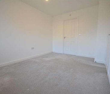 Springfield Drive, Derby - Photo 4