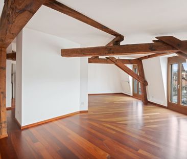 Un logement atypique pour une adresse d’exception ! - Photo 4