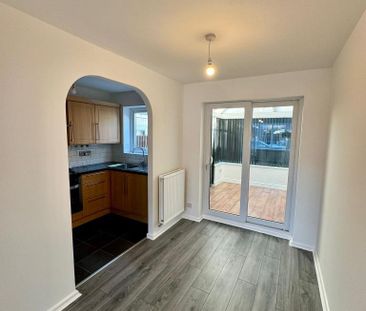 2 bedroom terraced house to rent - Photo 2