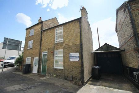 1 bedroom semi-detached house to rent - Photo 5