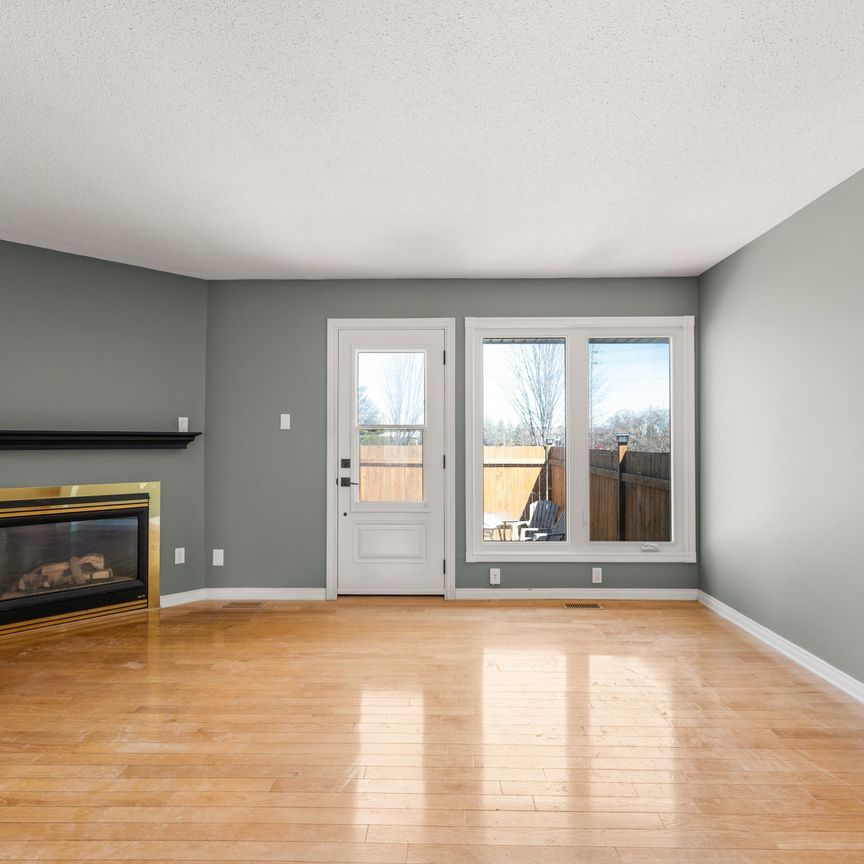 For Lease - 4338 Meadowvale Lane, Cyrville - Carson Grove - Pineview, Ontario - Photo 1