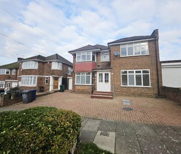4 bedroom detached house to rent - Photo 2