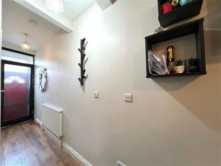 Higham Hill Road, London - Photo 5