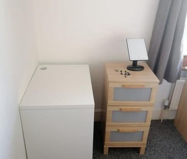 Room in a Shared Flat, Lansdowne Street, BN3 - Photo 2