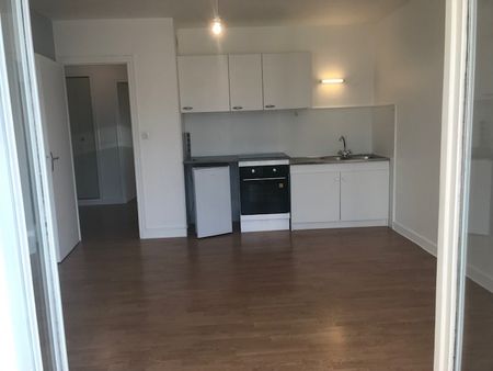Location Appartement 2 pièces 37m² AURILLAC 15000 - Photo 4