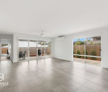 IMPRESSIVE 4 BEDROOM HOME IN SOUTHSIDE - Photo 1