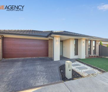 Immaculately Presented 4 Bedroom House in Craigieburn!! - Photo 2