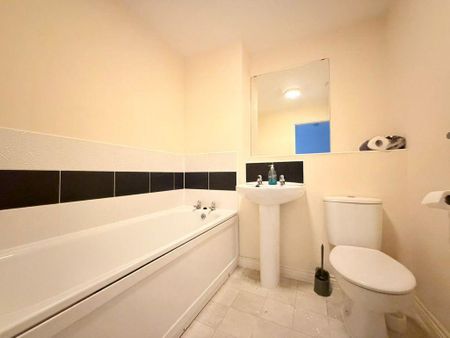 3 bedroom terraced house to rent - Photo 2