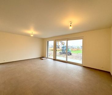 KWALITATIEF NIEUWBOUWAPPARTEMENT MET 2 SLAAPKAMERS, TERRAS EN GARAGE - Photo 4