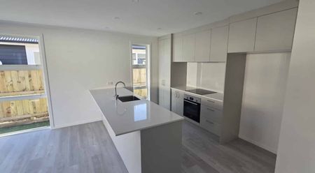 Brand New! - Photo 2