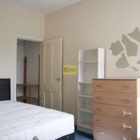 3 bedroom end of terrace house to rent - Photo 3