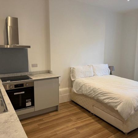 Studio to rent - Photo 3