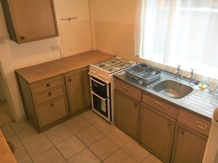 Walsgrave Road, Coventry - - Photo 3