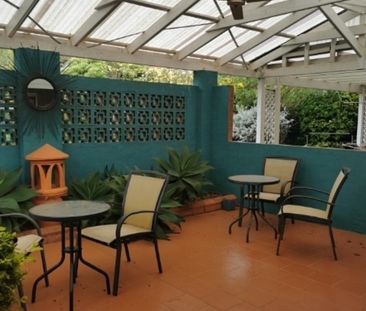 Furnished Room for Rent in Central Newtown Location - Photo 4