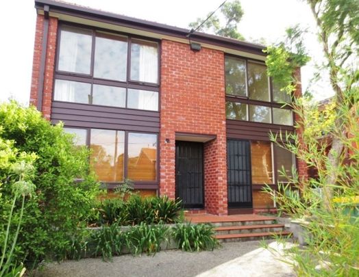 2/8-10 Bailey Grove, Ivanhoe - Photo 1