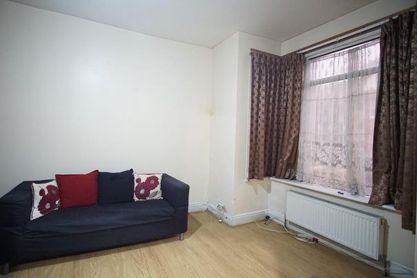 5 bedroom semi-detached house to rent - Photo 1