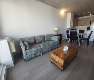 Condo meublé au cœur de Ville-Marie – vue, balcon et services premium - Photo 3