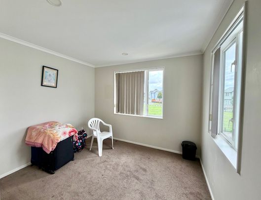 21 Stitchbird Crescent, Papakura, Auckland - Photo 1