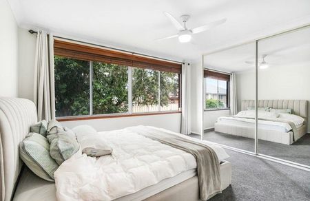 Ideal 4 Bedroom family residence with home office / retreat ! - Photo 3