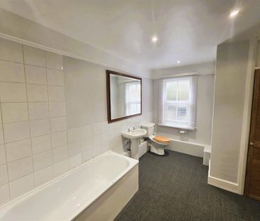 London Road, Apsley, Hemel Hempstead, HP3 9SB, Herts - Photo 2