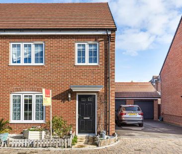 4 bedroom semi-detached house to rent - Photo 3