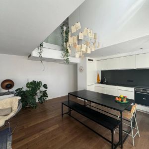 À LOUER ! Magnifique appartement meublé en duplex de 4/5 pièces avec terrasse, idéalement situé dans une copropriété de charme au cœur de Strasbourg - Photo 2