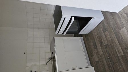 Studenten aufgepasst: günstige - 1,5-Zimmer Wohnung - vorerst befristet auf 2 Jahre - Photo 5