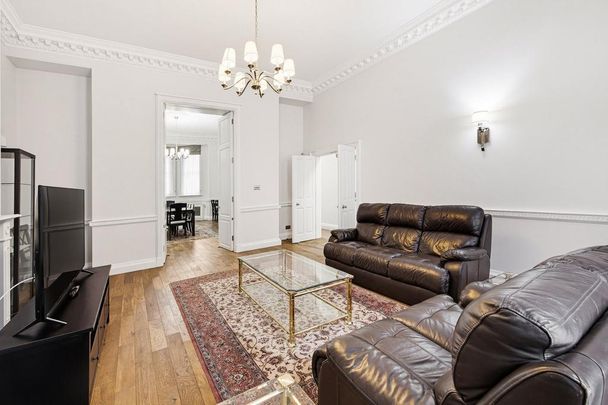 4 bedroom flat to rent - Photo 1
