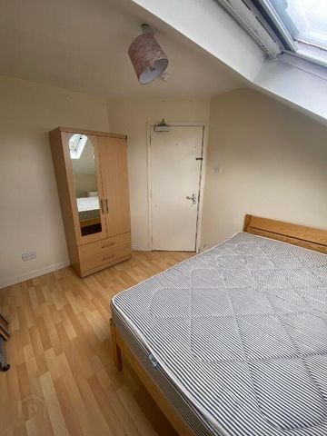 Great Apartment, 83b Dunluce Avenue, Queens Quarter, Belfast, BT9 7AW - Photo 4