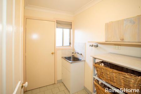 Family-friendly home in an ideal location - Photo 4