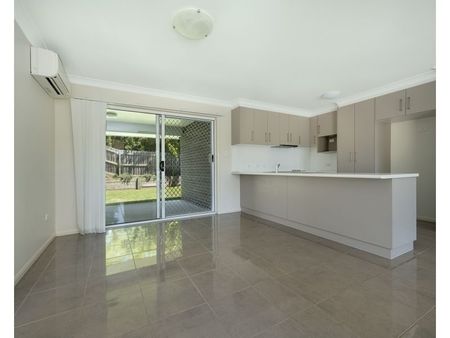 Stylish, Spacious Unit - Photo 3