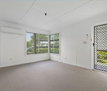 Great Location, Neat and Tidy - Photo 3