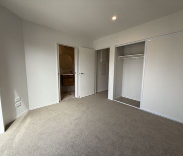 Unit 4, 86 Holly Road, St. Albans, Christchurch - Photo 2
